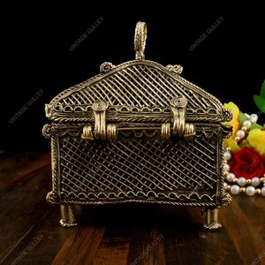 Boîte de rangement en laiton sculpté de style européen moderne Maxery, organisateur de bijoux, décoration de table ronde de luxe - Product Image 4