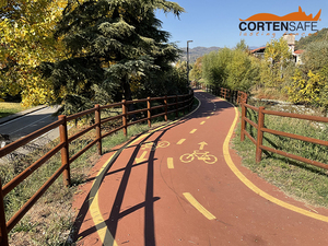 Valla de acero Corten para jardines y parques Brunico H3C Altura 1500 mm Interaxis 2000 mm Sistema de fijación UNP - Product Image 3