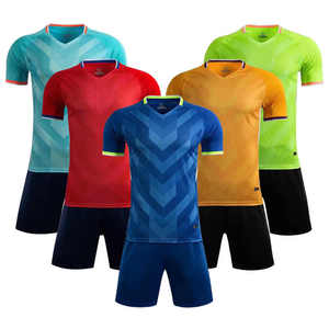 Diseño y tamaño personalizados 100% poliéster sublimación fútbol completo kits equipo personalizado ropa deportiva hombres fútbol uniforme - Product Image 4