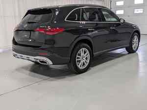 2025 GLC 300 AWD 4MATIC SUV 2.0L Turbo de 4 cilindros en línea con sistema híbrido suave de 48V, libre de sanciones por accidentes, en buen estado - Product Image 4