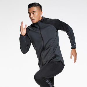 Chándal Deportivo con Capucha para Todo Clima, Diseño Unisex Ecológico de Secado Rápido para Uso Durante Todo el Año - Product Image 5