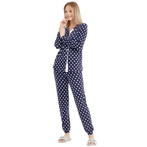 Pijamas personalizados de diseño OEM, ropa de dormir de satén de seda, camiseta de manga larga y pantalón para hombres y mujeres - Product Image 2