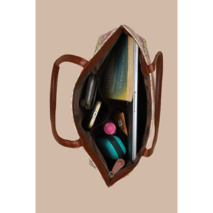 Bolsa de Mano de Lona de Algodón Amarilla con Diseño de Ruleta Rusa Estampado a Mano - Product Image 5
