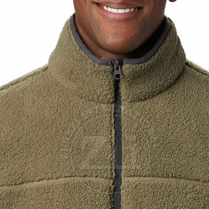 Chaqueta de Invierno de Forro Polar para Hombre, Diseño Moderno Hecho en Pakistán, Mangas Largas, Resistente al Viento, Ecológica, Transpirable y Personalizable - Product Image 5