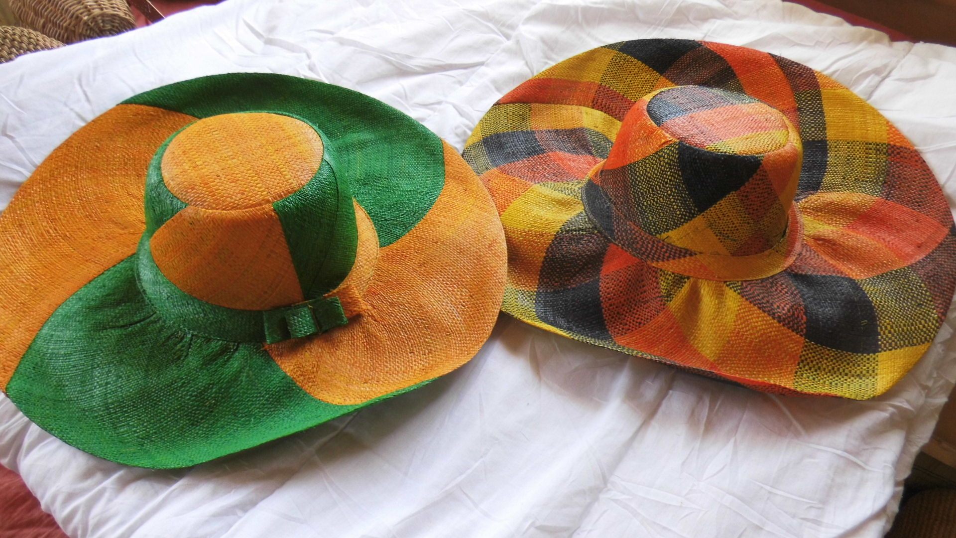 Elegant Hat made in Madagascar Large Brim to halt sunlight Tina: Hand Woven Madagascar Big Brim Crown Out Raffia Sun  main image 4