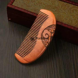 Peine de madera hecho a mano Tradebyd para desenredar el cabello suave peine antiestático para el cuidado de la barba y el aseo diario - Product Image 1