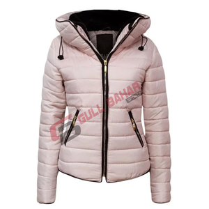 Veste d'hiver matelassée pour femme, nouveau style, couleurs personnalisées, logo décoratif, rembourrage matelassé, doublure en nylon imperméable, finition solide - Product Image 1