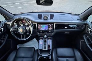 Porsche Macan T 2.0L Turbo 4 cylindres d'occasion propre, modèle 2023 - Product Image 2
