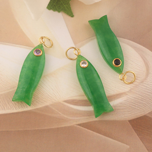 Venta al por mayor verde Jade piedras preciosas conector colgante encantos hecho a mano pez tallado collar hacer piedras preciosas encantos latón colgante - Product Image 2