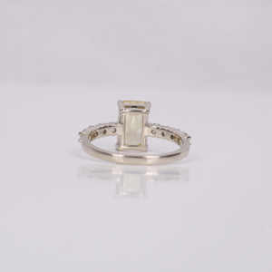 Bague de fiançailles en diamant de taille rayonnante jaune 14K plaqué or massif à la mode pavé réglage IGI certificat femmes 2.5-2.8 - Product Image 4