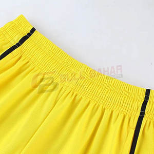 Couleurs audacieuses Logo personnalisé sans manches athlétique basket-ball maillot ensemble pour hommes 100% Polyester respirant été Shorts côté rayure - Product Image 5