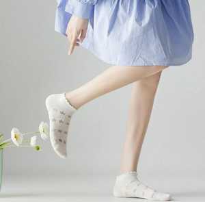 Calcetines OEM de algodón de verano para mujer, calcetines invisibles transpirables hasta la rodilla, encaje invisible, diseño de personalidad femenina - Product Image 4