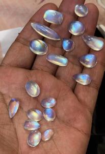 เบาะรองนั่งทรงเหลี่ยมตัดรูปวงรีหลายรูปมูนสโตนสีรุ้งคุณภาพสูงจากอินเดีย - Product Image 2