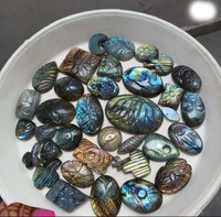 Seltene Labradorit Mix Carving Cabochon Edelstein Handgemachte Schnitzerei für die Herstellung von modischem Schmuck in Schwester Frau & Mutter Vater
