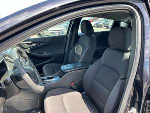 Chevrolet Malibu LT 2023 con 1LT, Alta Velocidad, Bajo Kilometraje, Sedán con Tracción Delantera - Product Image 4