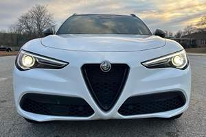 Alfa Romeo Stelvio Ti Sport Q4 Plus 2020 d'occasion en excellent état, sans accident, conduite à gauche/droite - Product Image 3