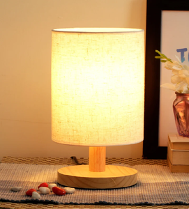 Lampe de table de base de wagon en bois rustique avec un abat-jour noir industriel. Disponible aux prix de gros. - Product Image 4