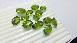 หินเพอริโดทสีเขียวธรรมชาติอัญมณีสีเขียวแบบเหลี่ยมเพชรพลอยพิเศษร้านขายส่งออนไลน์ในราคาปกติ - Product Image 3