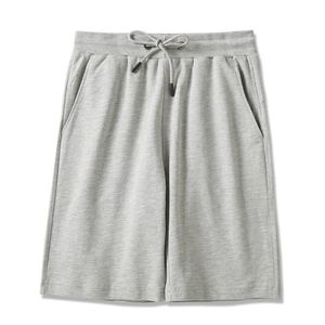 Short de style moderne pour hommes avec ceinture élastique en tissu respirant et poches latérales, parfait pour les tenues décontractées. - Product Image 4