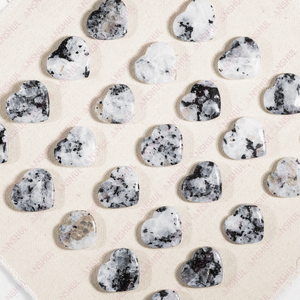 Corazones de Cristal de Piedra Lunar Arcoíris de Calidad Semipreciosa para Meditación y Decoración - Product Image 4
