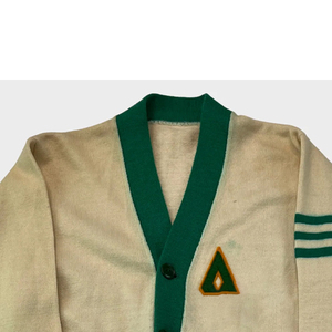 2025 recién llegado, cárdigan de alta calidad con cuello en V para mujer, logotipo de Color sólido bordado, estilo informal, temporada de invierno, botón frontal - Product Image 2