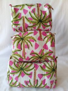 Floral Pattern Quilted Cotton <b>Makeup</b> <b>Bag</b> <b>Travel</b> Cosmetic Carry Pouch with Zipper Manufacturer Wholesaler Cosmetic Case - Product Image 4