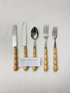 Couverts de conception moderne avec manche en bois, adaptés aux occasions familiales, en acier inoxydable, pour un usage quotidien à la maison et à l'hôtel - Product Image 3