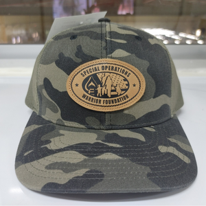 Parche con logotipo de cuero personalizado Ri 112 gorra de camionero OEM azul marino blanco malla y línea de costura en el ala 2 ojales para salidas de muchos estilos - Product Image 5