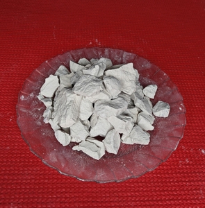 Poudre et blocs d'argile kaolinique de qualité supérieure pour les industries des carreaux, de la céramique, de la peinture, du papier et des matériaux réfractaires - Product Image 1