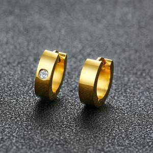 Boucles d'oreilles créoles simples en acier titane de forme ronde pour hommes Jeulia - Product Image 6