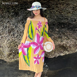 Artesanía de Bali con este vestido de playa de verano de rayón, pintado a mano por un artesano balinés de alta gama, que combina una vibrante artesanía. - Product Image 3