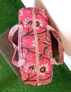 Bolsa de Viaje de Algodón Estampada a Mano con Diseño Floral, Bolsa de Gimnasio, Bolsa de Yoga Acolchada, Ecológica, de Gran Capacidad, de Lujo para Fin de Semana - Product Image 3