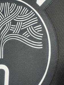 Camiseta de baloncesto No.30 para hombre en negro, ropa deportiva de talla grande con estampado de verano transpirable y detalles cosidos bordados - Product Image 3