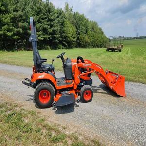 Mini Tractor Kubota BX2680 Compacto 4x4 para Agricultura, BX2680 Eficiente y Fácil de Operar - Product Image 3