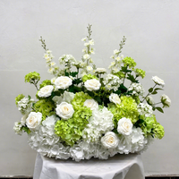 Vente en gros de boules de fleurs artificielles en soie Loyan modernes de haute qualité pour les arrangements de centre de table de mariage