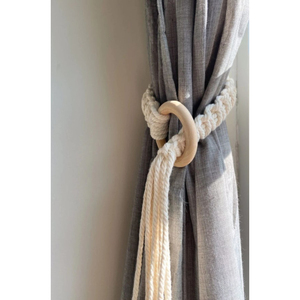 Elégant nœud de rideau décoratif idéal pour ajouter un style chic et un luxe fonctionnel à tout intérieur ou pièce de maison - Product Image 1