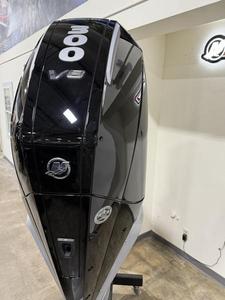 ENVÍO GRATUITO Nuevo Motor Fuera de Borda Mercury Marine Verado 300hp 2025 - Grado Industrial y para Bricolaje con 3 Años de Garantía Japón - Product Image 1