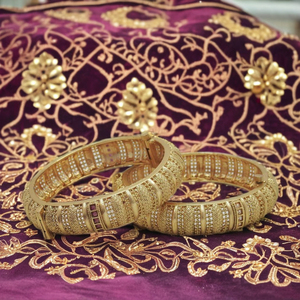 เครื่องประดับอินเดียแบบดั้งเดิมและทันสมัยกำไลชุบทองทองแดงและงานแต่งสำหรับผู้หญิงและผู้หญิง - Product Image 1