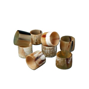 Ronds de serviette en corne de boeuf avec motifs naturels uniques pour décor de table Anneaux de serviette en corne de boeuf élégants pour cadre de table rustique - Product Image 3