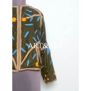 Chaqueta Acolchada Ecológica de Algodón Suzani con Terciopelo, Bordado Floral Hecho a Mano, Unisex, Secado Rápido para Mujer - Product Image 2