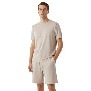 Ensembles d'été pour hommes de haute qualité en fibre de bambou 100% tricotée, T-shirts à col rond et shorts, sans couture, respirants, imprimés numériquement, haute qualité - Product Image 1