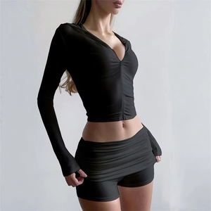 Ensemble 2 pièces pour femmes, haut à capuche avec fermeture éclair, short plissé au-dessus du genou, couleur unie, manches longues, vêtements de sport, mode hiver - Product Image 6