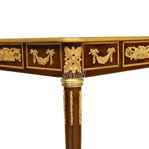 Mesa Auxiliar Cuadrada de Lujo con Incrustaciones de Nogal y Adornos de Latón Dorado Antiguo para Decoración Clásica de Sala de Estar - Product Image 6