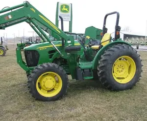 Tractor Compacto John Deere 1025R 2025, 23.9 HP, 4WD, Motor Diésel Hidrostático, Dirección Automática, Monitoreo Remoto, Garantía de 2 Años - Product Image 1