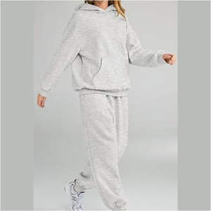 Conjunto Deportivo de Invierno para Mujer, Talla Grande, Color Sólido, 100% Algodón, Sudadera con Capucha y Pantalones Jogger de Dos Piezas - Product Image 1