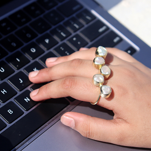 ฟรีฟอร์มธรรมชาติแหวนมุกน้ำจืดแหวนสองนิ้ว5มุกออกแบบทำด้วยมือทำด้วยมือทองเหลืองชุบทอง18K - Product Image 2