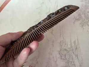 Peine de Madera Ecológico para Cabello y Barba, Acabado Pulido Duradero, Antiestático, Forma Personalizada para Uso Doméstico - Product Image 3