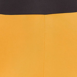 Ensemble de yoga pour femmes, style sportswear tendance, vente en gros, fabriqué au Pakistan - Product Image 6