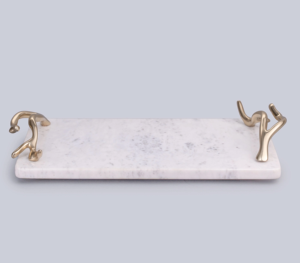 Plateau de service sculptural moderne en métal plateau de fruits et snacks ovale poli de luxe pour table à manger et décoration intérieure - Product Image 5