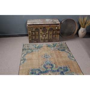 Alfombra Vintage de 3.8x7 pies, Alfombra Turca con Diseño Floral Azul - Product Image 4